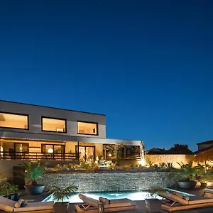 Merapi Villa Sveti Lovreč Pazenatički